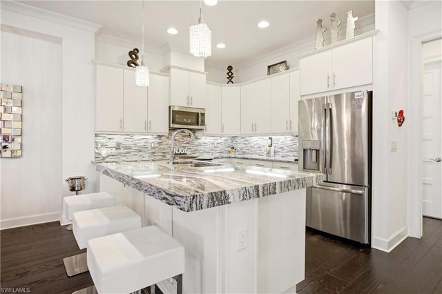 7157 Dominica DR, Naples, FL 34113