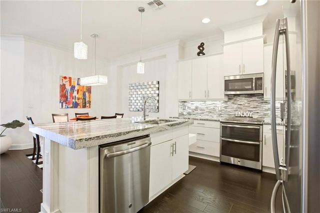 7157 Dominica DR, Naples, FL 34113