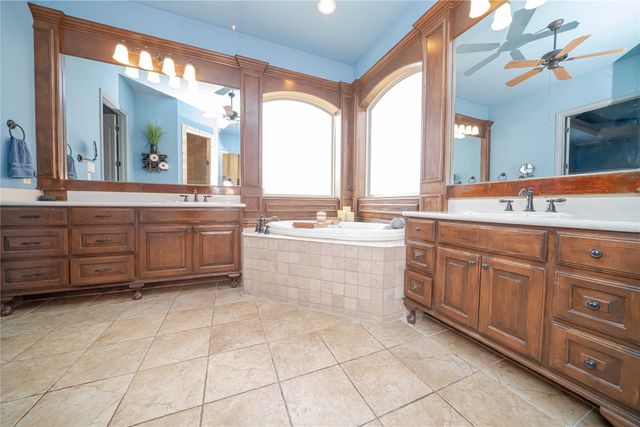7913 Forest View Court, North Richland Hills, TX 76182
