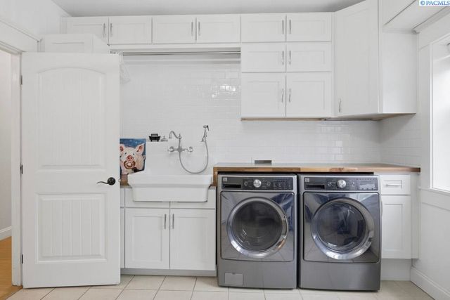 1027 SW Ryan Ct, Pullman, WA 99163