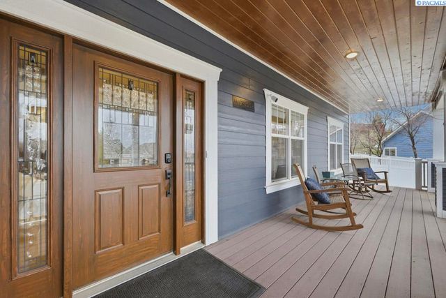 1027 SW Ryan Ct, Pullman, WA 99163