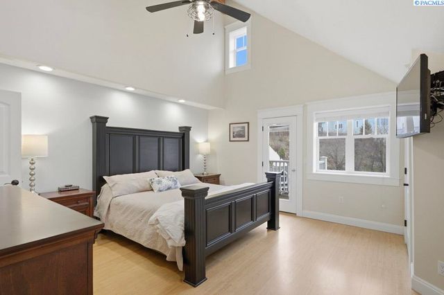 1027 SW Ryan Ct, Pullman, WA 99163