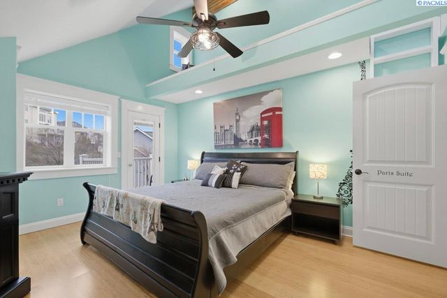 1027 SW Ryan Ct, Pullman, WA 99163