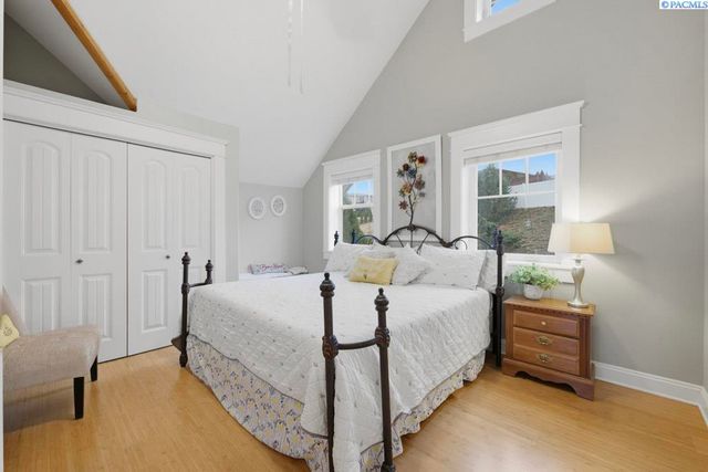 1027 SW Ryan Ct, Pullman, WA 99163