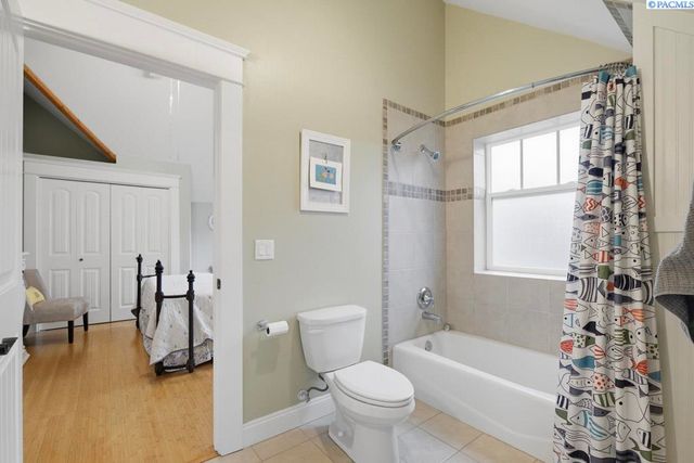 1027 SW Ryan Ct, Pullman, WA 99163