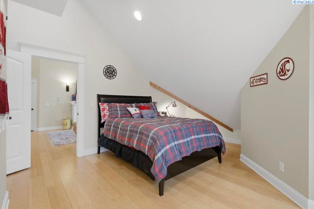 1027 SW Ryan Ct, Pullman, WA 99163