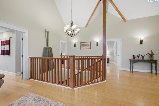 1027 SW Ryan Ct, Pullman, WA 99163