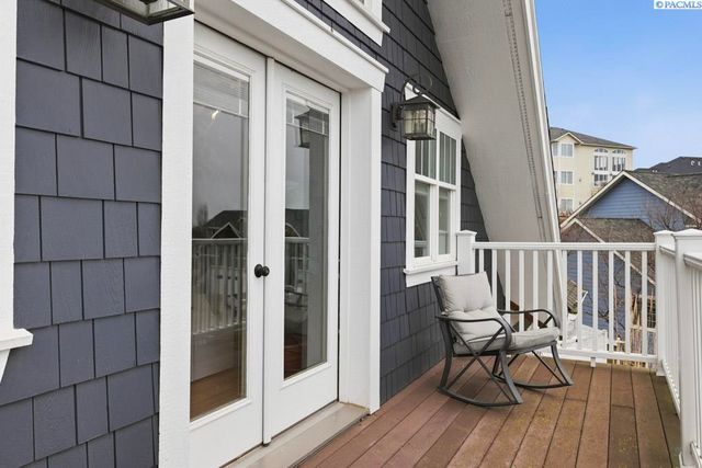 1027 SW Ryan Ct, Pullman, WA 99163