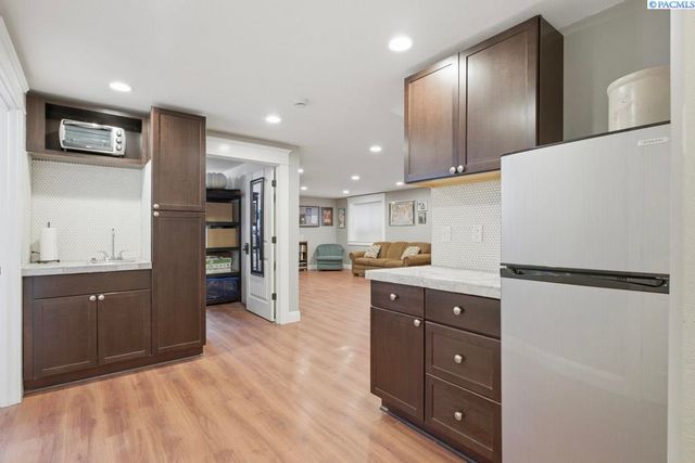 1027 SW Ryan Ct, Pullman, WA 99163