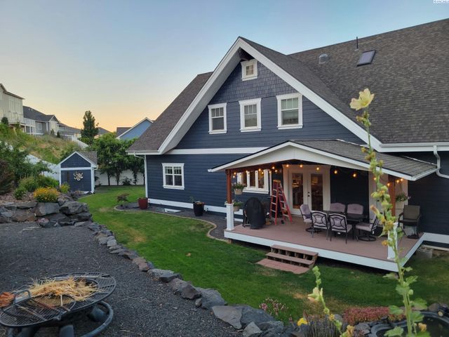 1027 SW Ryan Ct, Pullman, WA 99163