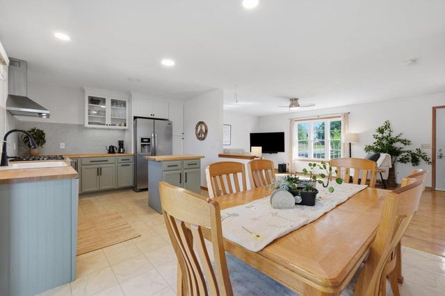 301 Ridgeview Drive, Lake Mills, WI 53551