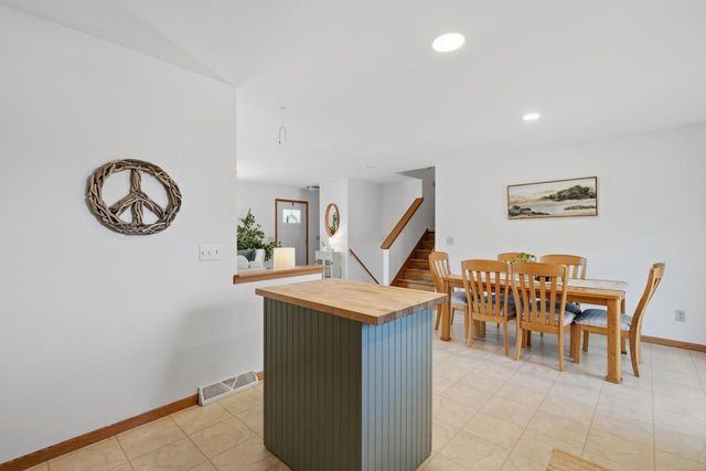 301 Ridgeview Drive, Lake Mills, WI 53551