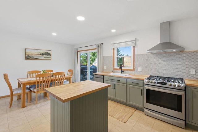 301 Ridgeview Drive, Lake Mills, WI 53551