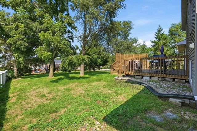 301 Ridgeview Drive, Lake Mills, WI 53551