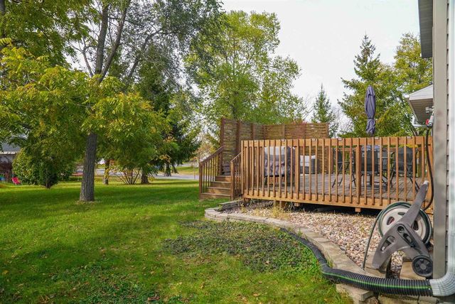 301 Ridgeview Drive, Lake Mills, WI 53551