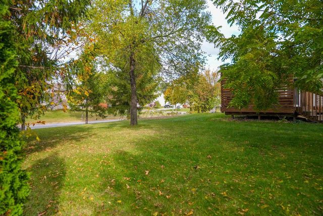 301 Ridgeview Drive, Lake Mills, WI 53551