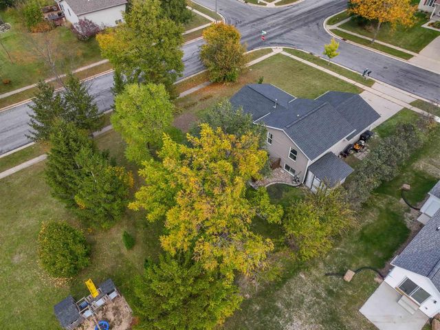301 Ridgeview Drive, Lake Mills, WI 53551