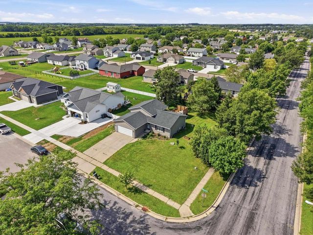 301 Ridgeview Drive, Lake Mills, WI 53551