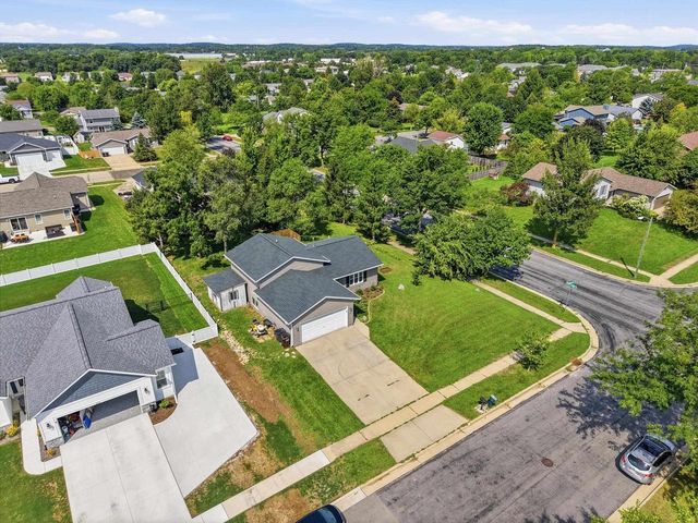 301 Ridgeview Drive, Lake Mills, WI 53551