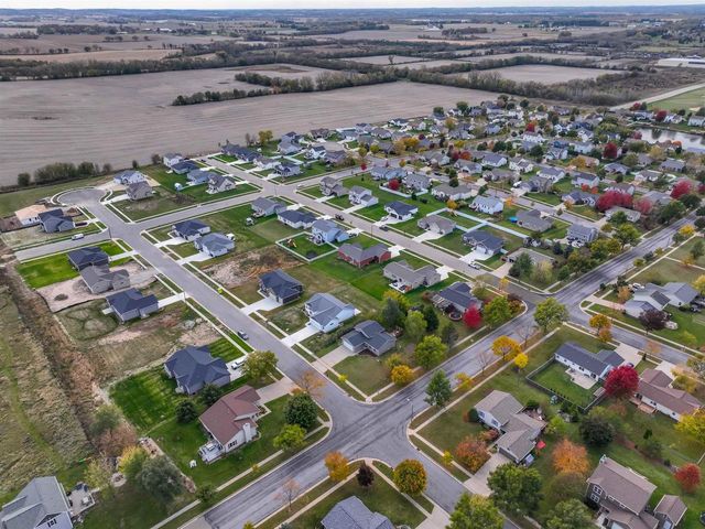 301 Ridgeview Drive, Lake Mills, WI 53551