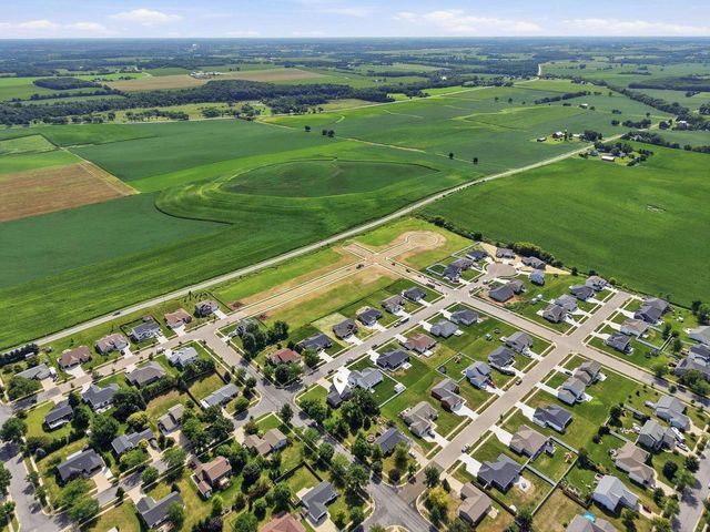 301 Ridgeview Drive, Lake Mills, WI 53551