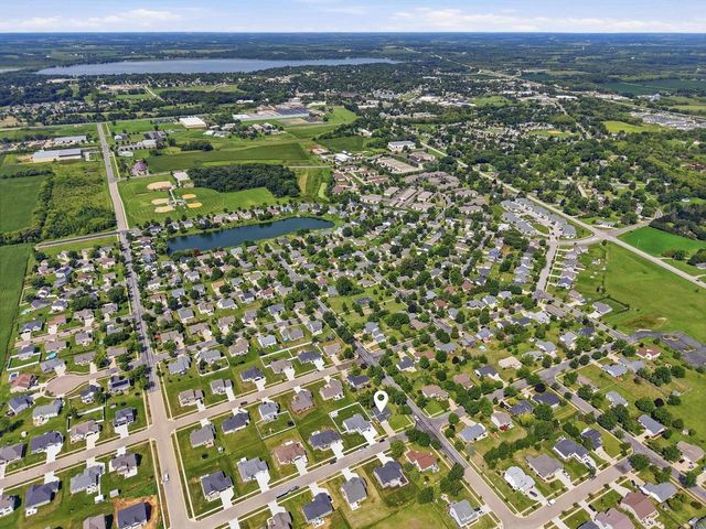 301 Ridgeview Drive, Lake Mills, WI 53551