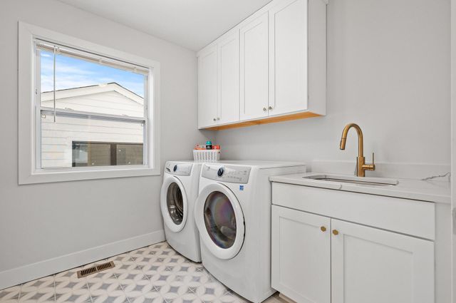 1830 Mckinley Street NE, Minneapolis, MN 55418
