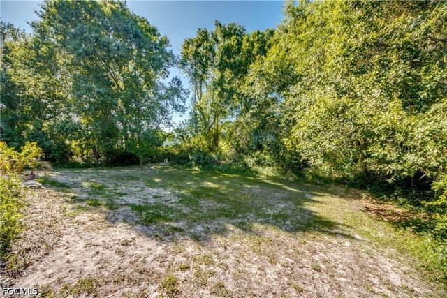 2807 51st ST W, Lehigh Acres, FL 33971