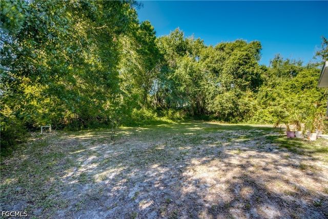 2807 51st ST W, Lehigh Acres, FL 33971