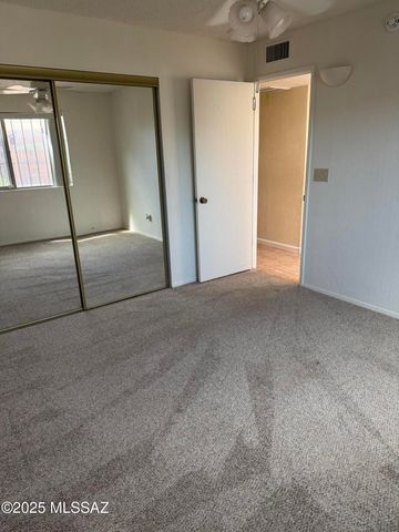 1752 S Ave Sosegado, Tucson, AZ 85710