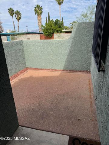 1752 S Ave Sosegado, Tucson, AZ 85710