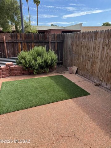 1752 S Ave Sosegado, Tucson, AZ 85710