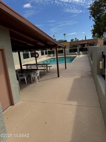 1752 S Ave Sosegado, Tucson, AZ 85710