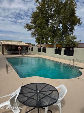 1752 S Ave Sosegado, Tucson, AZ 85710