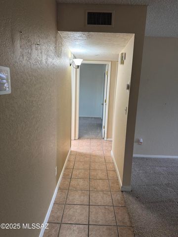 1752 S Ave Sosegado, Tucson, AZ 85710
