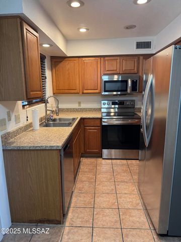 1752 S Ave Sosegado, Tucson, AZ 85710