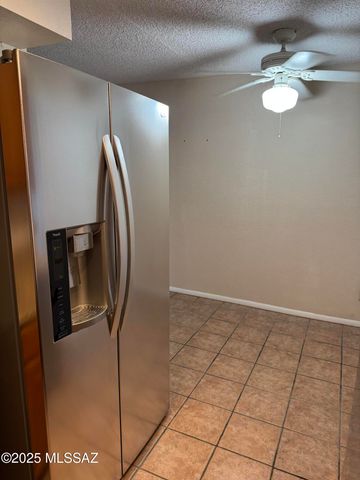 1752 S Ave Sosegado, Tucson, AZ 85710