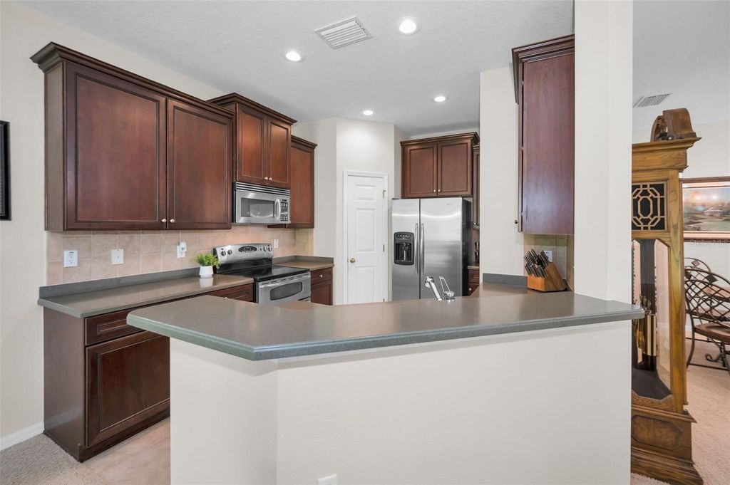 Image 22 of property listing at 8525 SHALLOW CREEK, New Port Richey, FL 34653