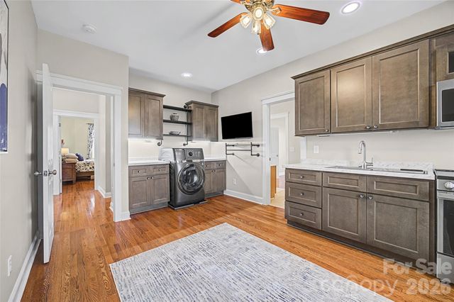 1044 Hunters Run Drive, Tega Cay, SC 29708