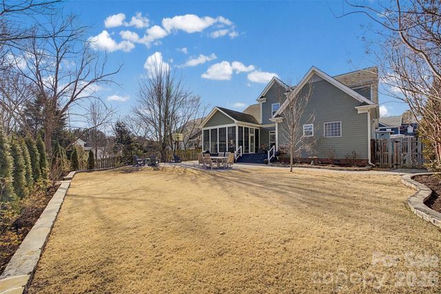 1044 Hunters Run Drive, Tega Cay, SC 29708