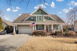 1044 Hunters Run Drive, Tega Cay, SC 29708