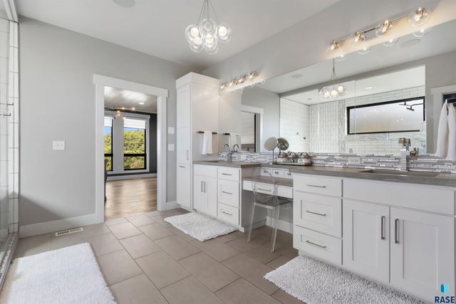 101 Quarry Pines Dr Drive, Yankton, SD 57078