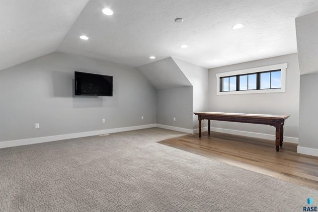 101 Quarry Pines Dr Drive, Yankton, SD 57078