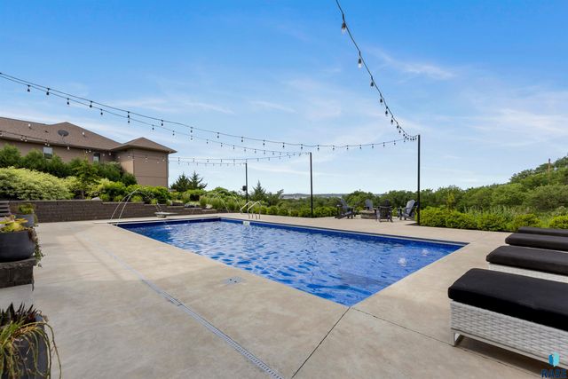 101 Quarry Pines Dr Drive, Yankton, SD 57078