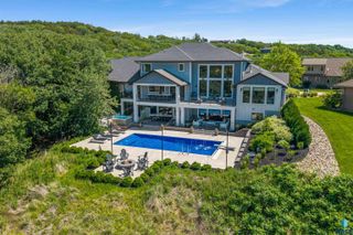 101 Quarry Pines Dr Drive, Yankton, SD 57078