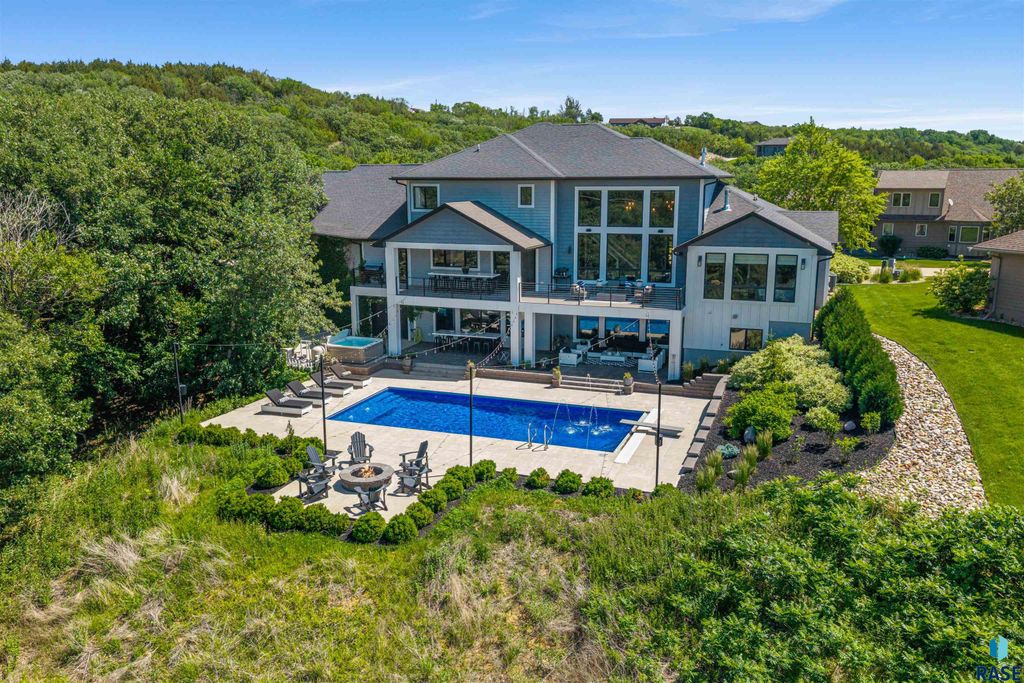 101 Quarry Pines Dr Drive, Yankton, SD 57078