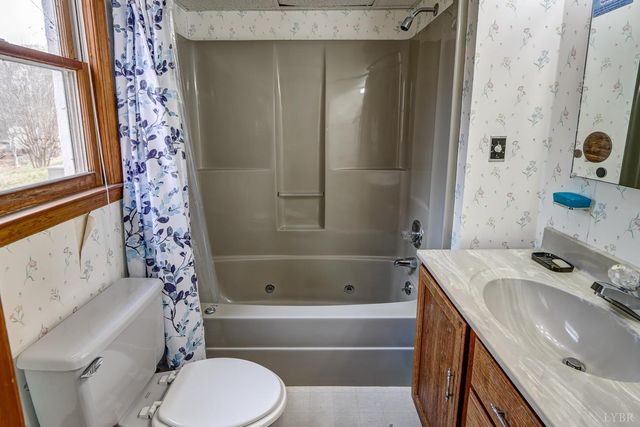 140 Moorman Drive, Madison Heights, VA 24572