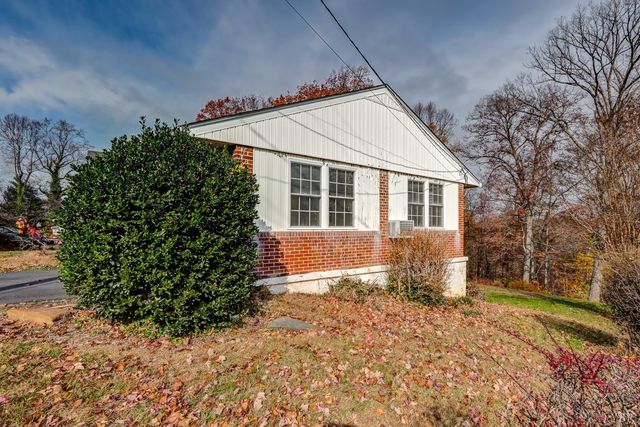 140 Moorman Drive, Madison Heights, VA 24572