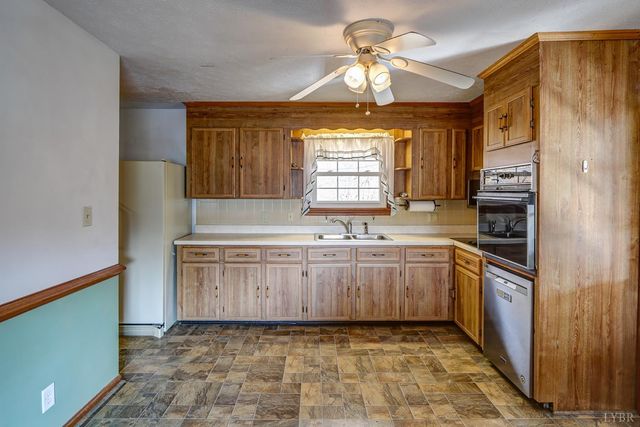 140 Moorman Drive, Madison Heights, VA 24572