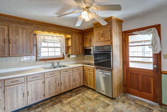 140 Moorman Drive, Madison Heights, VA 24572